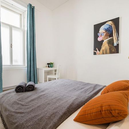 Wellness Retreat With Sauna & Jacuzzi - 1 Min To Opera Budapest Luaran gambar