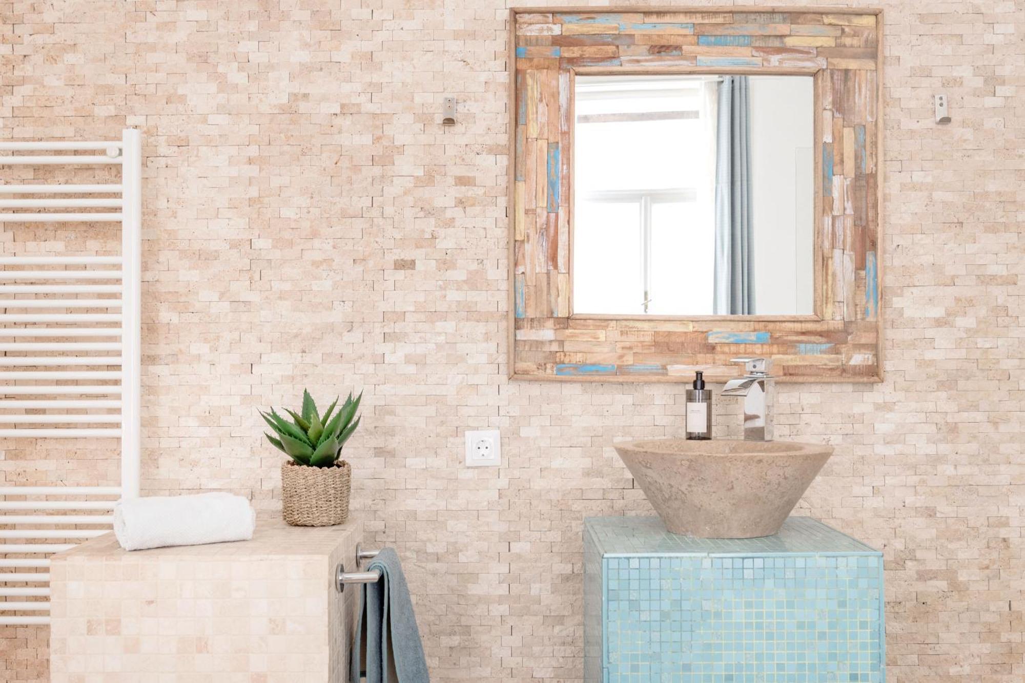 Wellness Retreat With Sauna & Jacuzzi - 1 Min To Opera Budapest Luaran gambar